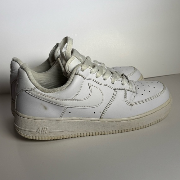 Size 7.5 - Nike Air Force 1 Low White 2022 DD8959-100 W - Picture 3 of 8
